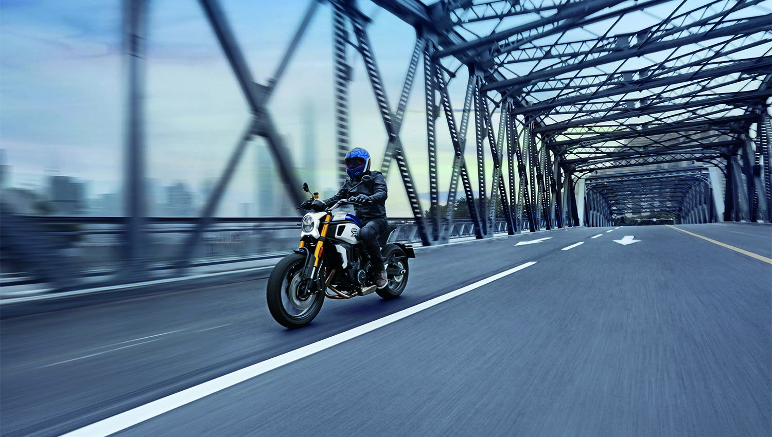 CF MOTO 700 CL-X HERITAGE