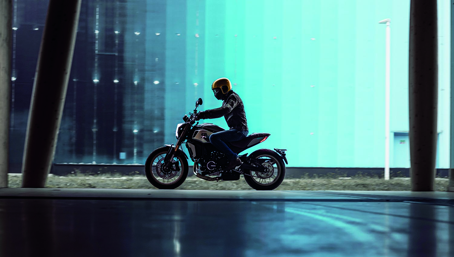 CF MOTO 700 CL-X HERITAGE